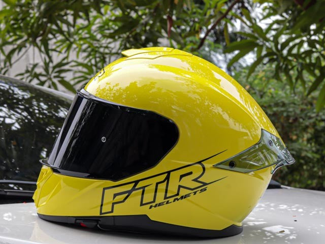 FTR XR 2 PRO SOLID GLOSS YELLOW DUAL VISOR!! WITH FREE CLEAR LENS AND SPOILER!!