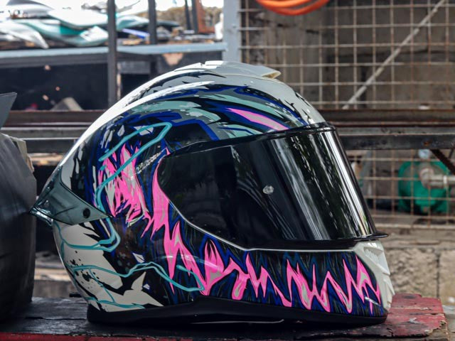 FTR XR 2 PRO REVENGE GLOSS WHITE PINK DUAL VISOR!! WITH FREE CLEAR LENS AND SPOILER!!