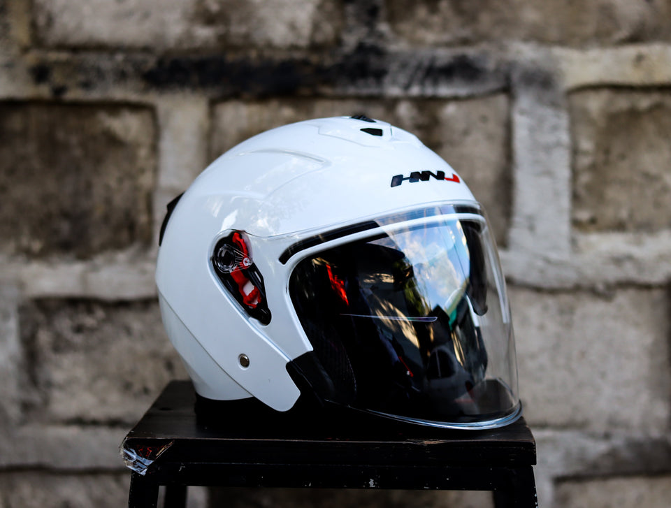 HNJ 006 WHITE DUAL VISOR