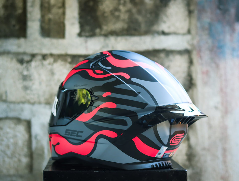 SEC 07052 SAGA SEC BLACK RED GRAY WITH FREE CLEAR LENS(DUAL VISOR)