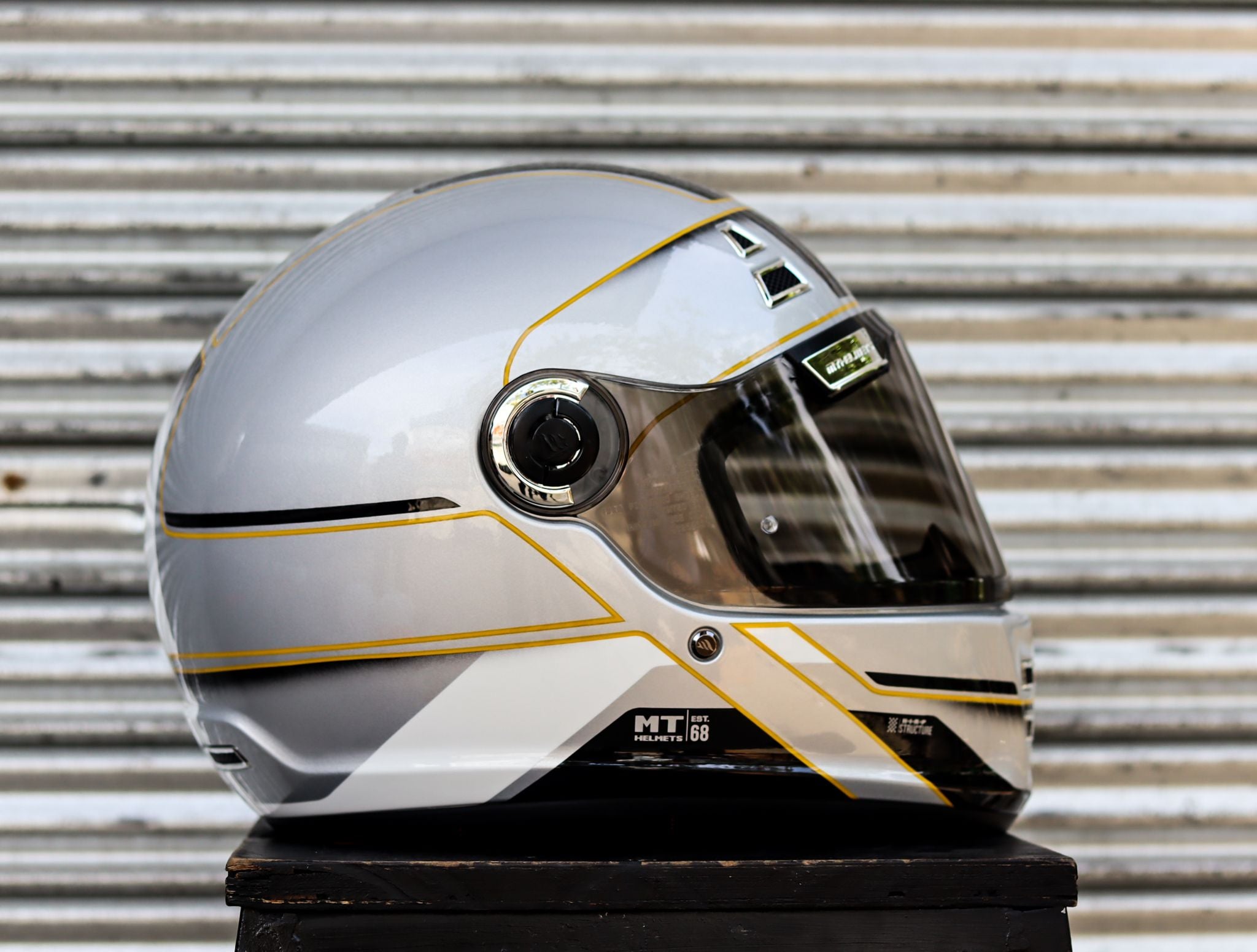 bell bullitt helmet carbon rsd mojo white gold MT JARAMA 68TH C2 GLOSS (SINGLE VISOR) – Kranos Gears