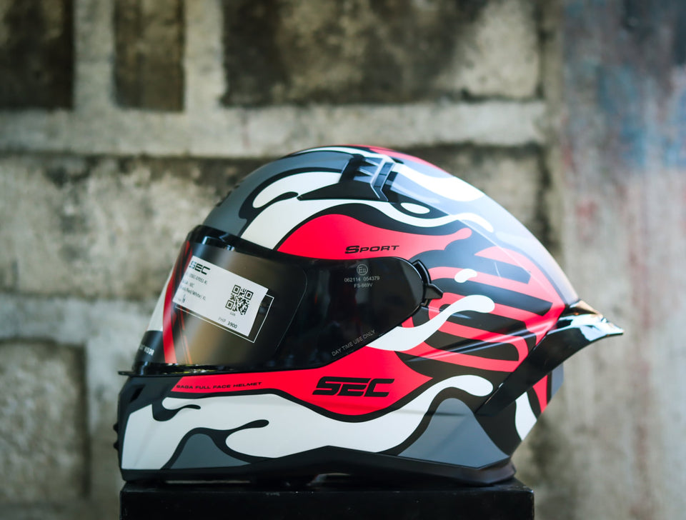 SEC 07051 SAGA SEC BLACK RED WHITE WITH FREE CLEAR LENS(DUAL VISOR)