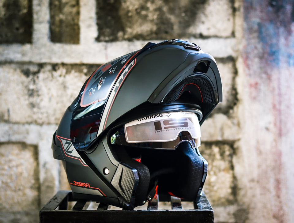 ZEBRA A119 CORRIDA MATTE BLACK MODULAR WITH FREE CLEAR LENS