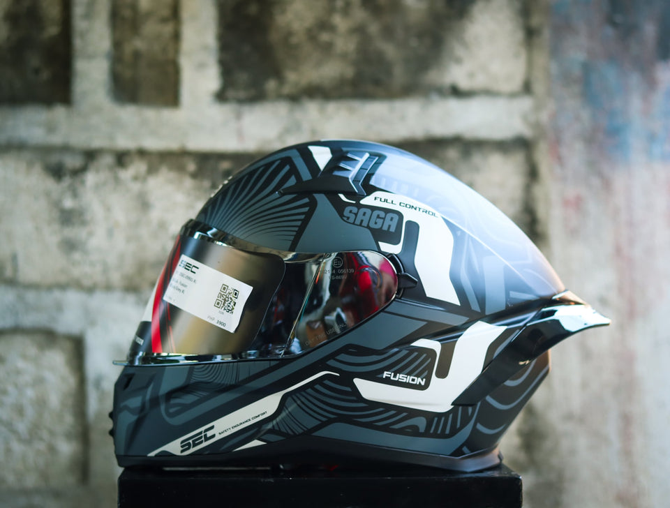 SEC 05931 SAGA FUSION BLACK GRAY WITH FREE CLEAR LENS(DUAL VISOR)