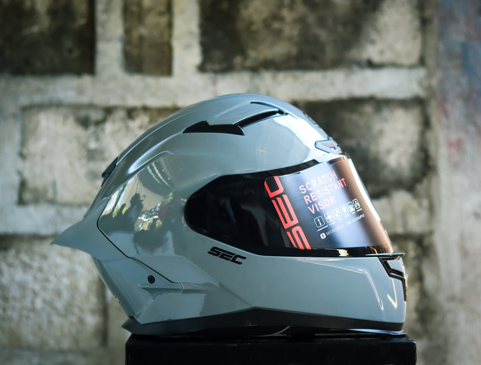 SEC 06538 ENVIVO SOLID 2023 GRAY BLACK WITH FREE CLEAR LENS(DUAL VISOR