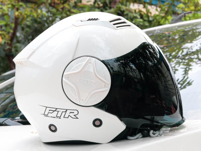 FTR XR 300 URBAN SOLID GLOSS WHITE DUAL VISOR!! WITH FREE CLEAR LENS!!